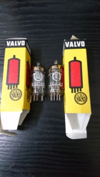 Valvo ecc82 tube (nos)  Img-2011