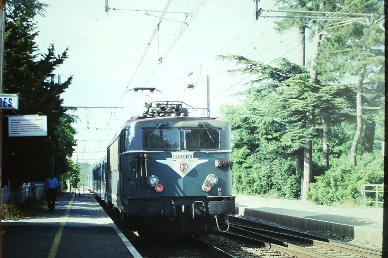 Pk 727,2 : Gare de Bédarrides (84) - 1992 Pict0097