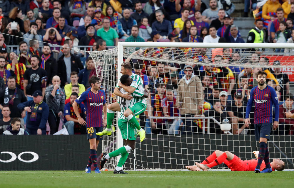 صور مباراة : برشلونة - بيتيس 3-4 ( 11-11-2018 )  224