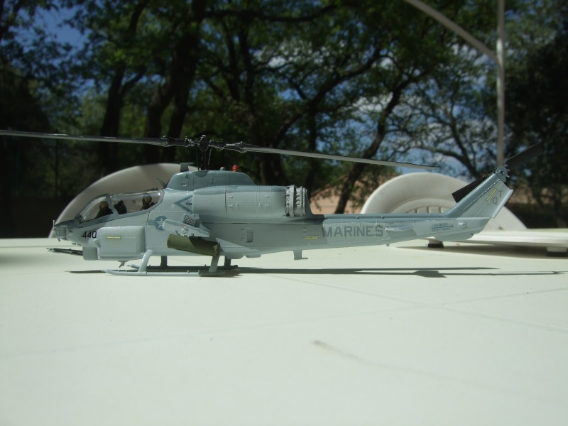 AH-1 W Super Cobra  HMT-303 1:72 Italeri Dscf0510