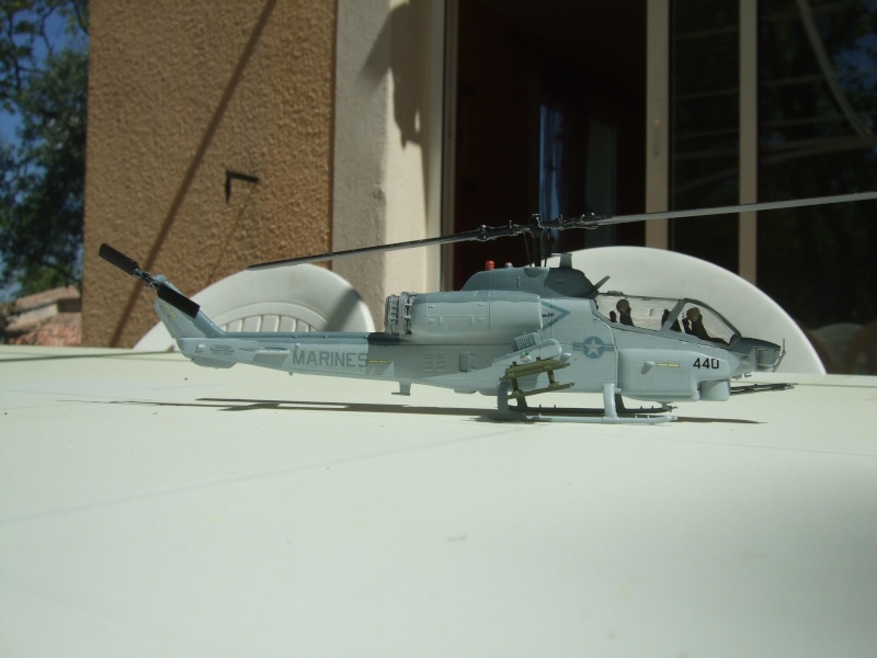 AH-1 W Super Cobra  HMT-303 1:72 Italeri Dscf0512