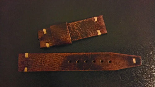 Vends bracelets: 1 cuir vintage et 1 alligator bleu/gris - 15€ chaque Kgrhqj10