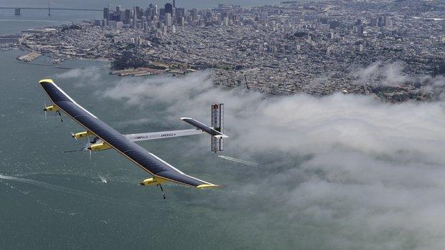 SHBA, testohet avioni i parë me energji diellore 4536810