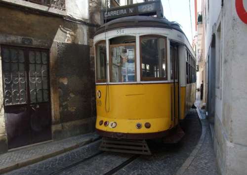 Le tram 28 . Lisbon10