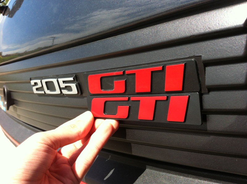 [Micka13] 205 GTI 1.6L 115cv Gris Graphite 1988  - Page 11 Photo_44