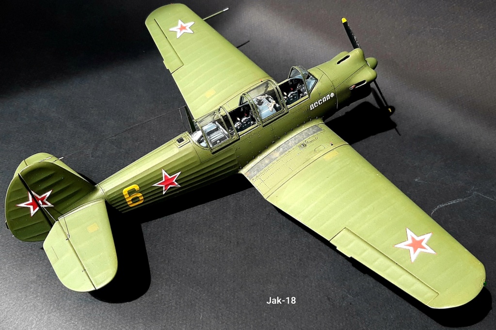 [Vitrine concours "Les avions école "] Yak-18 Max - Trumpeter - 1/32 20220486