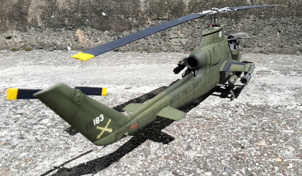 Bell AH-1 Cobra - Special Hobby-1/32  20220575