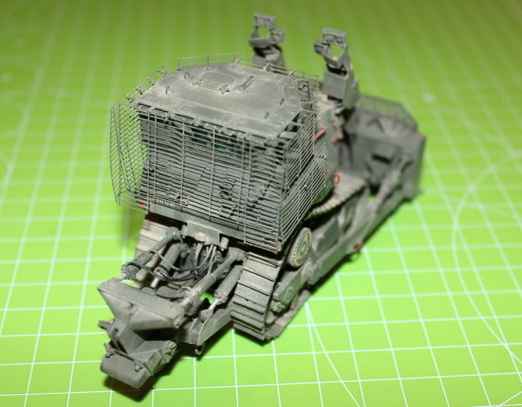 Dozer D9R IDF Version in 1:72 Img_7118