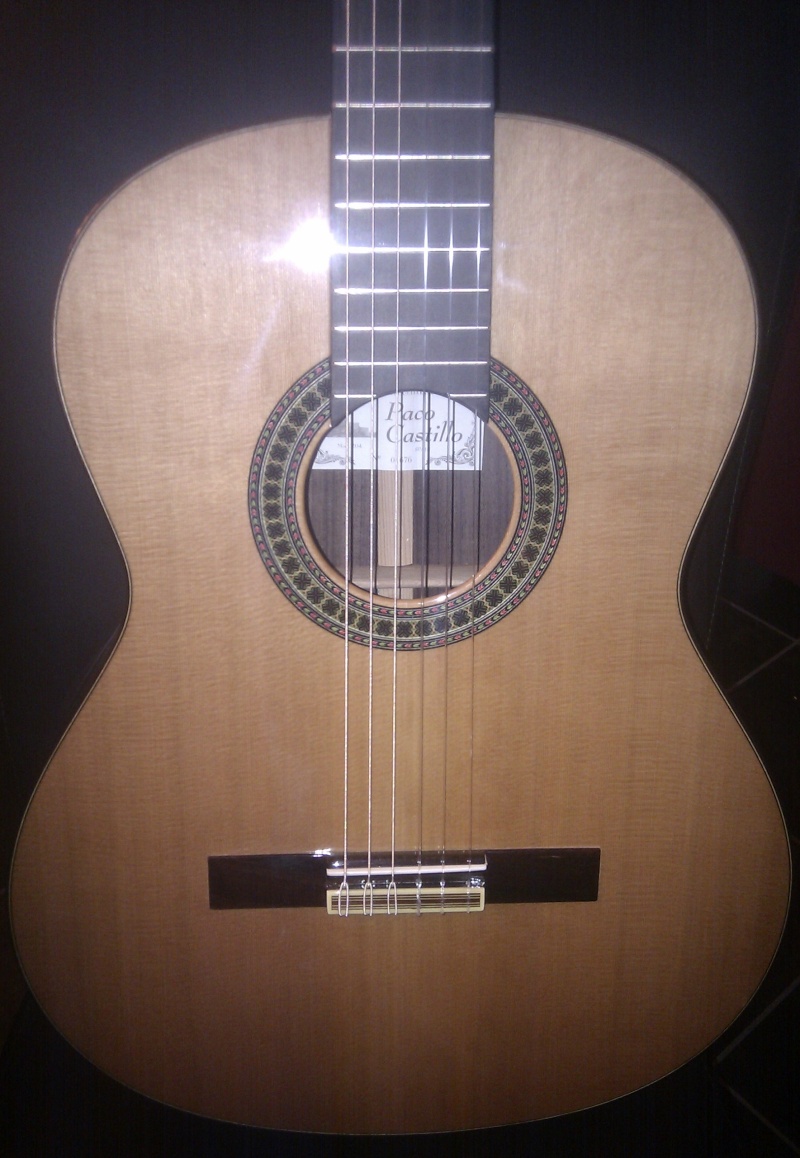 Guitare Paco Castillo 204 ou Alhambra 6p ? Face110