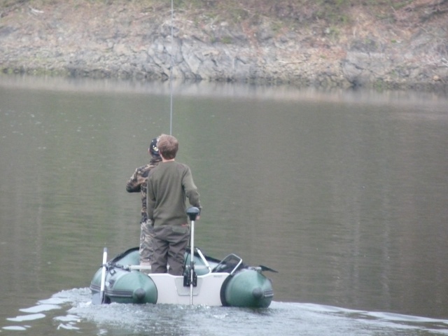 pêche en lac de barrage P1110023