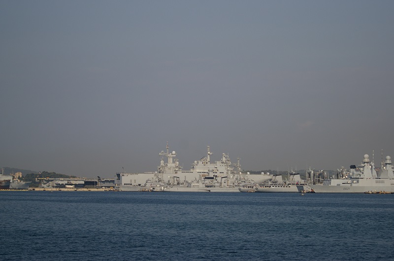 [Les Ports Militaires de Métropole] Visite de la rade de Toulon - Page 4 Imgp6215