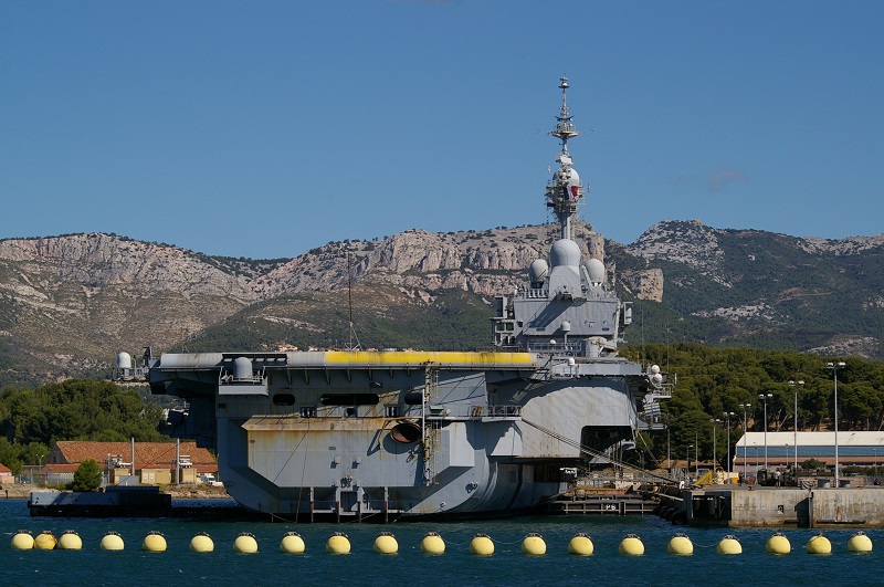 [Les Ports Militaires de Métropole] Visite de la rade de Toulon - Page 3 Imgp6310