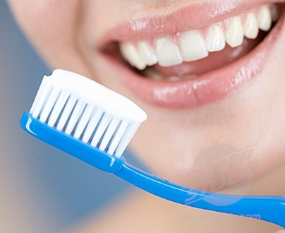 الطريقة الصحيحة لغسل الأسنان The-co10