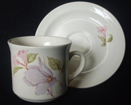 Vine flowers on Cup & Saucer ~ Pandor10