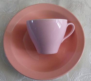 plate - Pink d16181 Bowl is Kirstie Pink !!! Plus Kelsie Beige d16183 also Kylie Grey d16182! Pink_b11