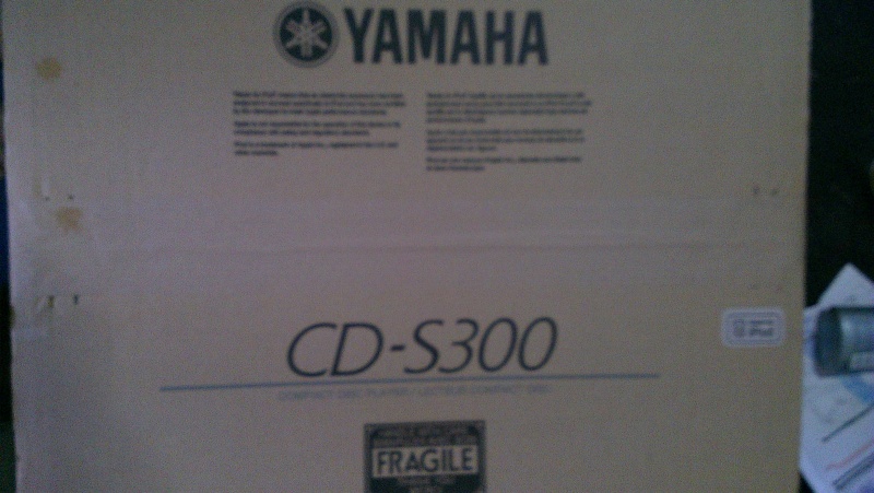 Yamaha CD-S300 CD player with USB & made for iPod/iPad Imag1512