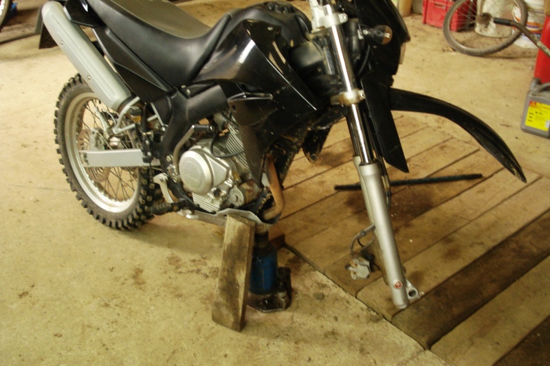 changement des joints spy de fourche xtr 125 2006 Dsc04511