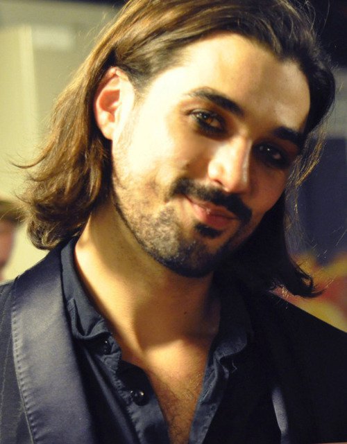 Coucou re moi ^^ des montages de florent Mothe et Maeva Meline svp :$ 20810310