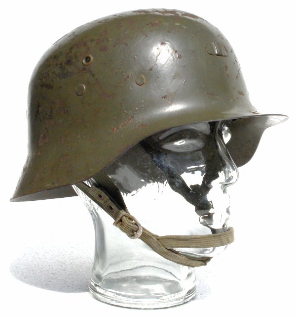 Anyone could recognize this helmet from the Middle East ? 29982010