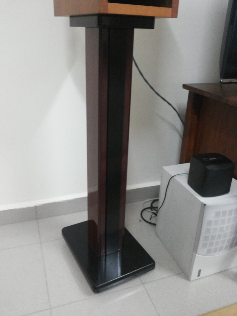 speaker stand (wooden) 20130616