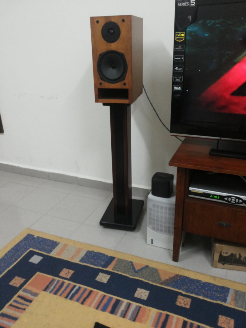 speaker stand (wooden) 20130617