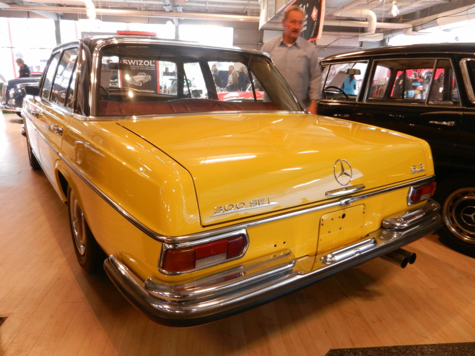 (W109): A 300SEL 6.3 1969 amarela que pertenceu ao banqueiro alemão Johannes von Thurn & Taxis  70b70810