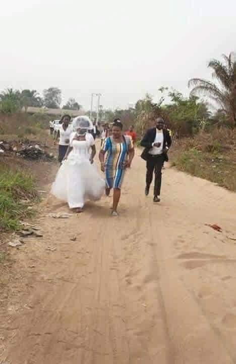 Bride Runs Out Of The Church in Disappointment. See Why Fb_img34
