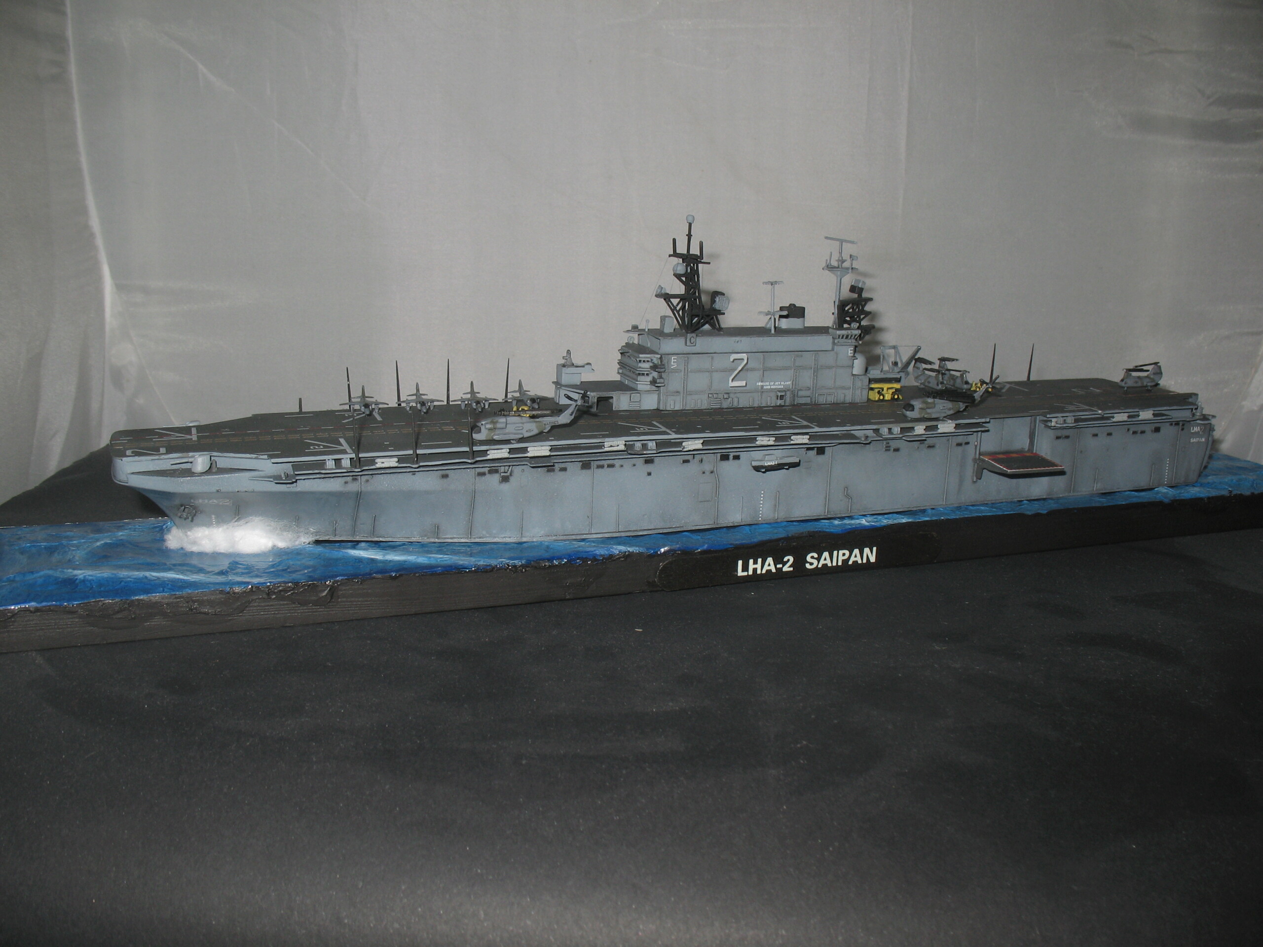 [Dragon] 1/700 USS Saipan LHA-2 Img_3839