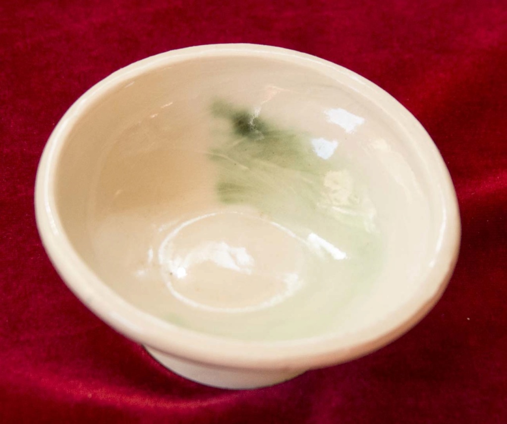 Innocuous little bowl with a difficult mark Small_10