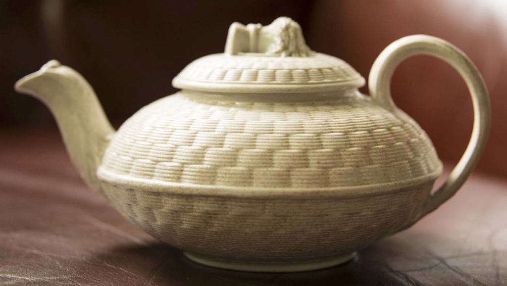 Small Ceramic Teapot - Numbered? Tpot2a10