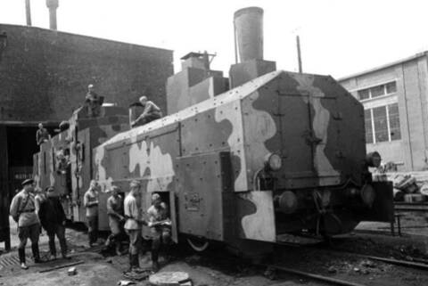 [TRUMPETER] Locomotive à vapeur BR52 Réf 00210 - Page 2 1942_b10