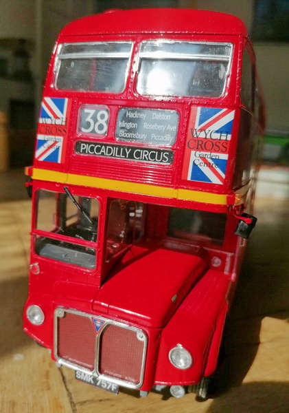 London Bus - 1/24ème - Revell - Page 4 Img_1423