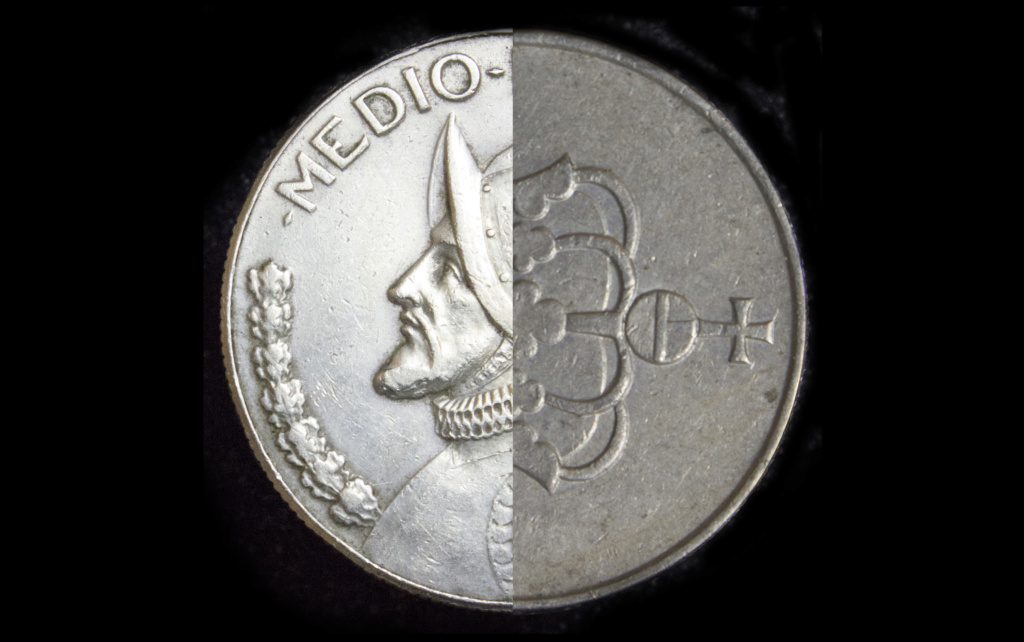 Los lados de una moneda Cabeza10
