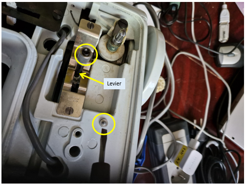 Singer 631G - Page 3 Levier11