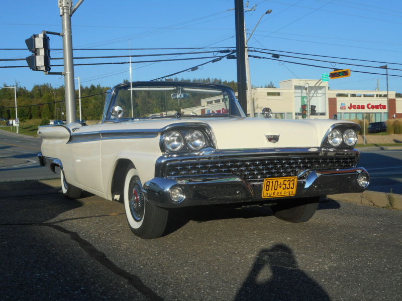 Ford Skyliner 1957-59 : toit (littéralement) ouvrant 0902-010