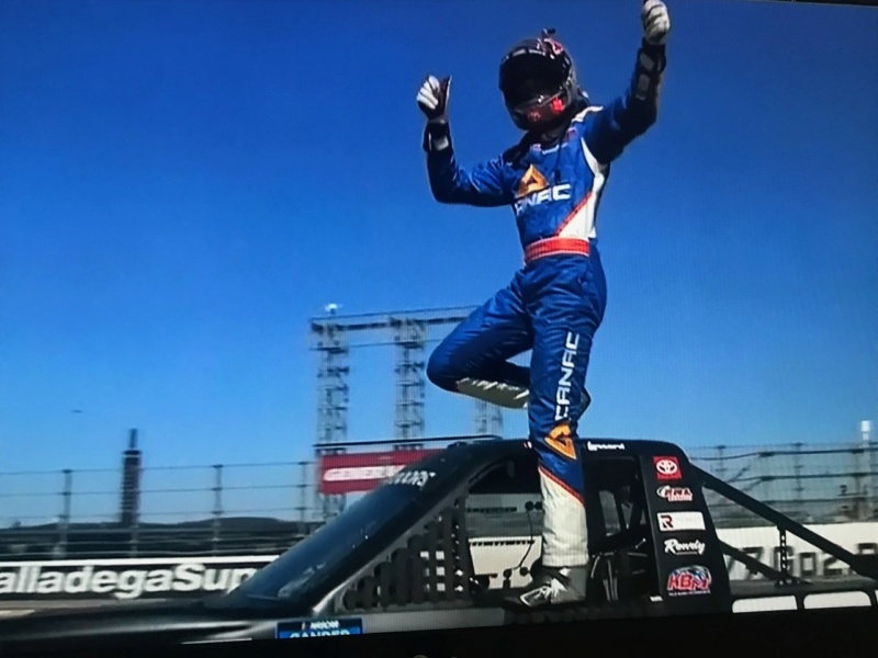 NASCAR Truck : Victoire historique de Raphael Lessard !  Thumbn53