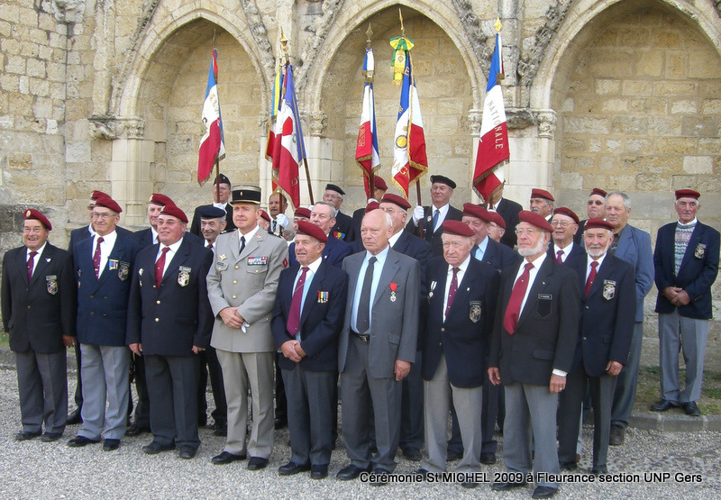 La section du Gers de l'UNP (Union nationale des parachutistes) fêtera la Saint-Michel, patron des parachutistes, à Fleurance, samedi 26 septembre 2009 Cimg4010