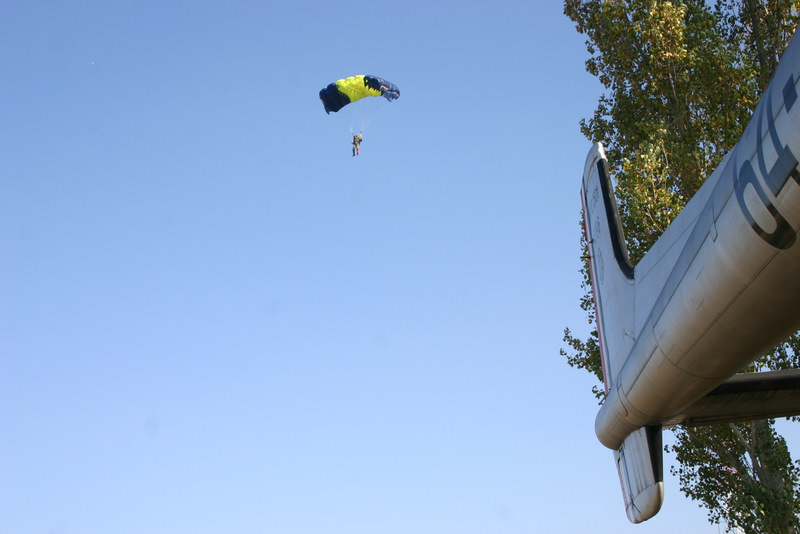 Saut en parachute sur le quartier Beaumont Img_4014