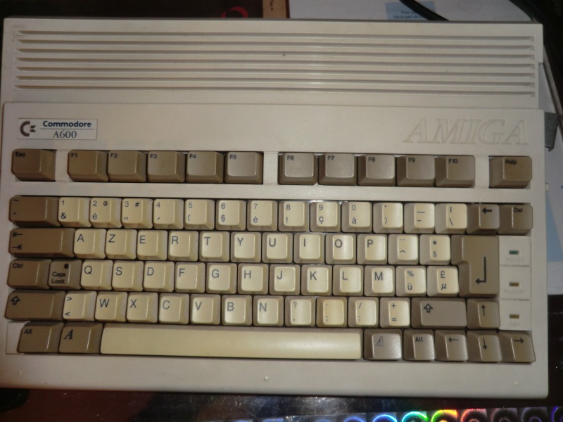 Commodore AMIGA 600 !!!! Cimg6610