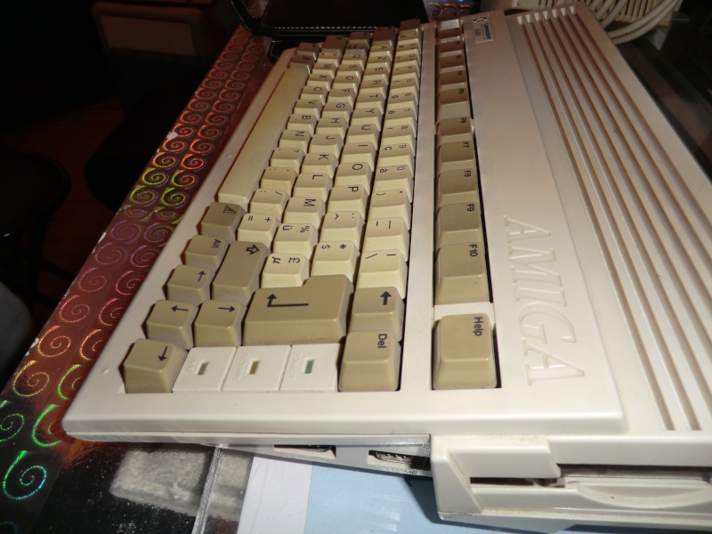 Commodore AMIGA 600 !!!! Cimg6611