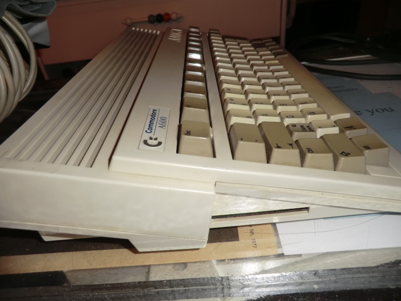 Commodore AMIGA 600 !!!! Cimg6612