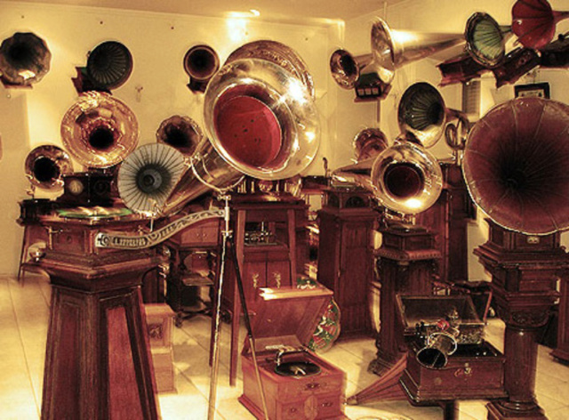 Musée des gramophones (Saint Petersbourg) Imgb10