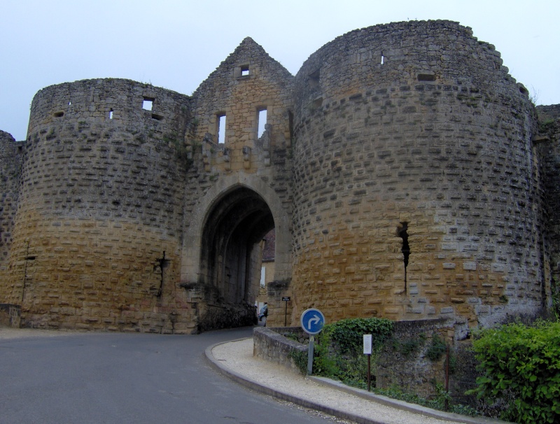 Le village fortifié de Domme, Dordogne, France Hpim1410