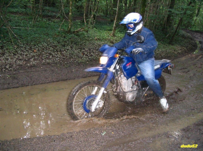 Le concours de Novembre 2009: Votre moto en habit de gadoue. Dudu_m10