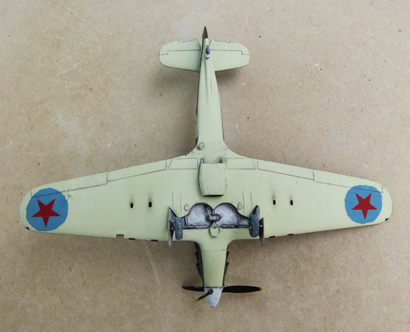 Hawker Hurricane MkII B Soviétique - Base Heller.  1/72 (VINTAGE) Hurric22