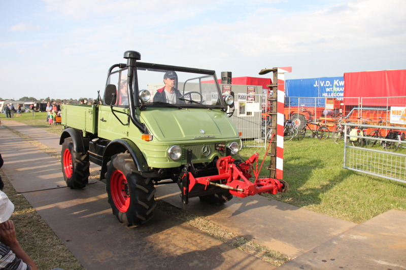 UNIMOG de Mercédès : c'est aussi un tracteur agricole! - Page 5 0000011