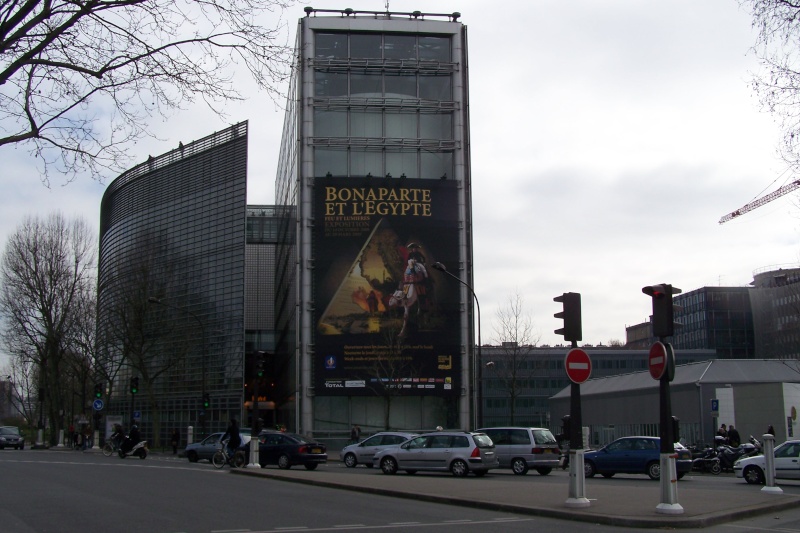 PARIS, Beaubourg et les poupées, les halles, St Eustache; le 13eme, quartier Chinois, Parisi10