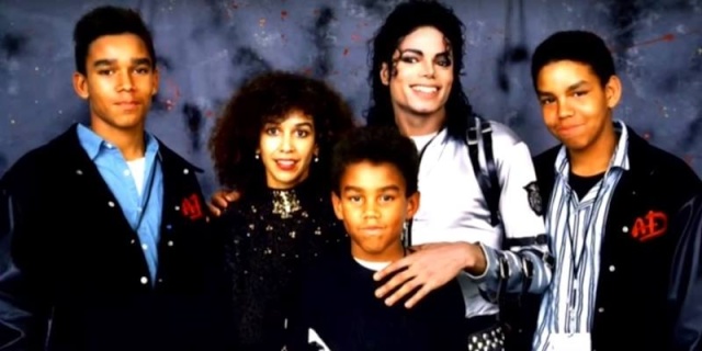 [PHOTO] Michael et ses neveux les 3T. Mj_et_10