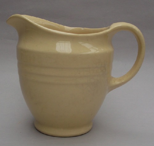 719 small Jug from the 1940's 719_ju13