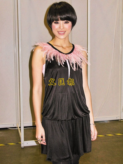 [30 March 2009] UPDATED: Myolie at Neway Karaoke Awards Ceremony 20090330